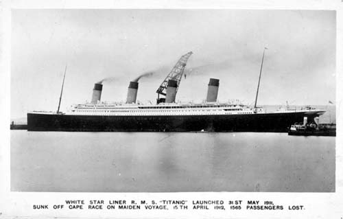 В отличие от предыдущей, эта открытка была куплена после катастрофы, произошедшей с Титаником. На ней изображен Титаник. Кажется, судно готово к испытательному плаванию во вторник, 2 апреля 1912 года.